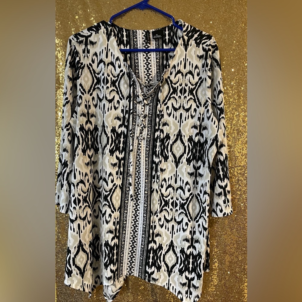 New Directions 3/4 sleeve black/white blouse size XL.
